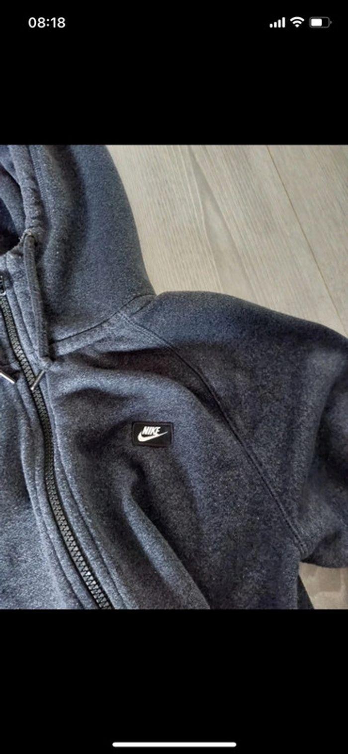 Veste avec capuche Nike taille S - photo numéro 3