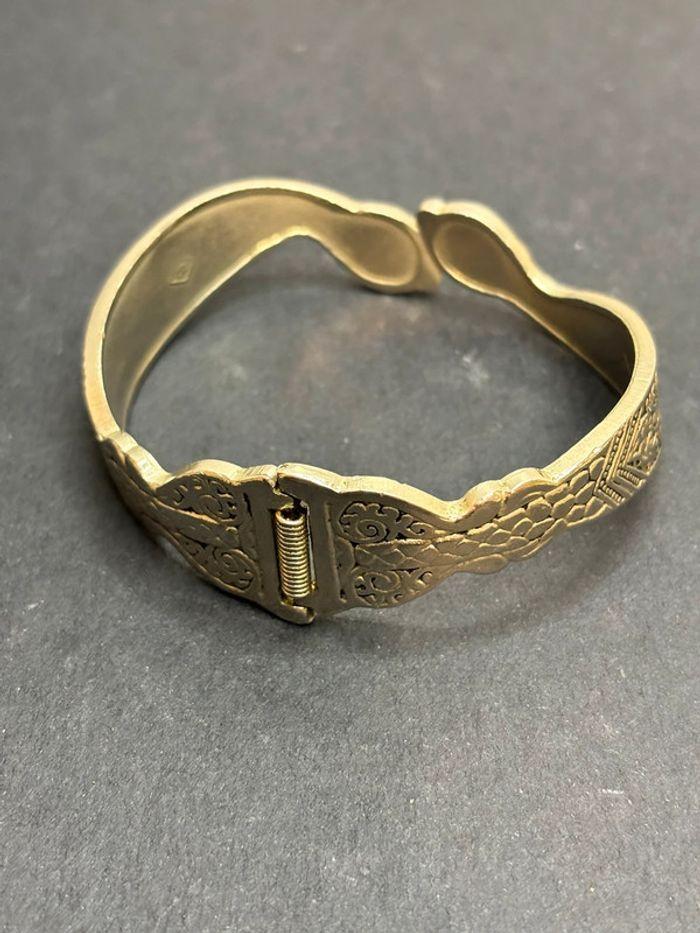 Bracelet vintage en métal avec ressort , tête de serpent - photo numéro 3