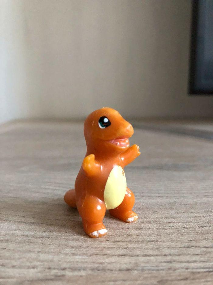 Figurine officielle Nintendo Pokémon salameche 4CM  1995 - photo numéro 1