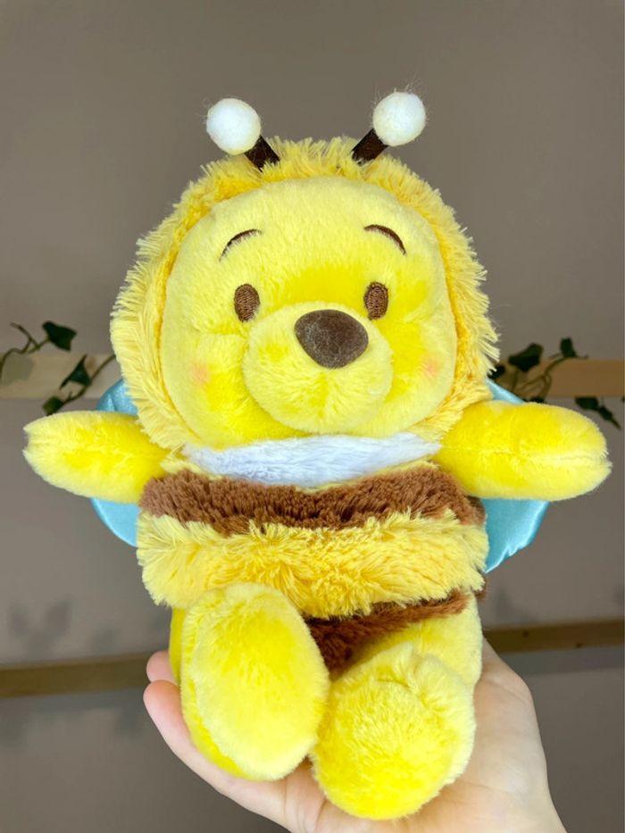 Peluche Disney Winnie l’ourson déguisé en abeille 🐝 - photo numéro 6