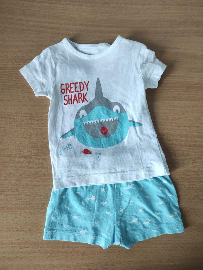 Ensemble t-shirt+short requin - photo numéro 1