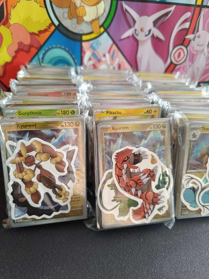 Lot de 60 Cartes Pokemon  aléatoire dont 10  Brillantes + Autocollants - photo numéro 2