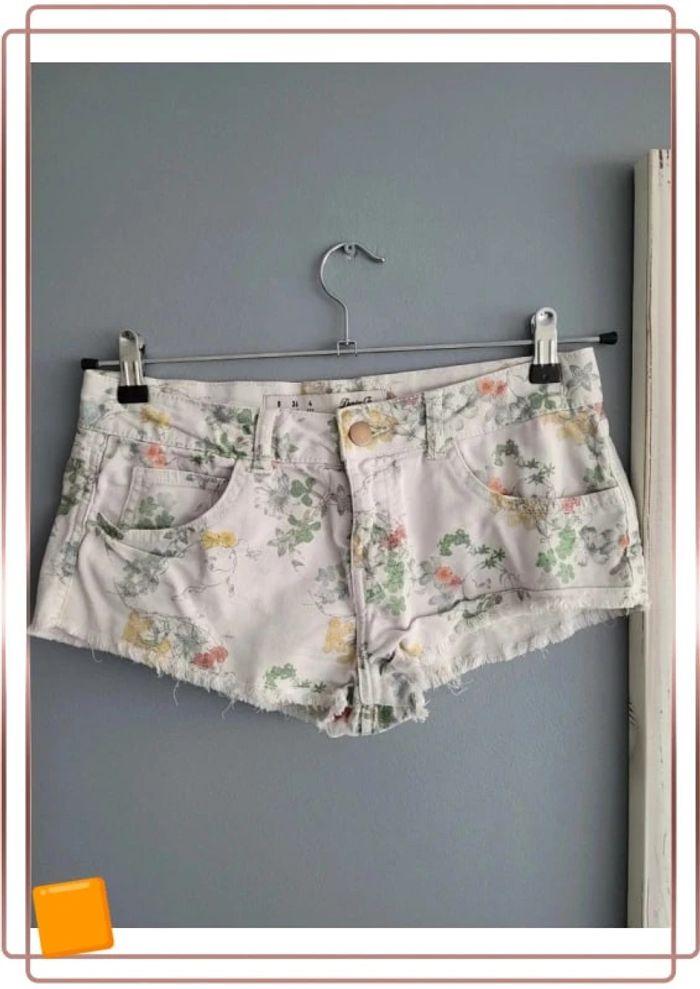 🌻 mini short fleuri taille 36 parfait état - photo numéro 3