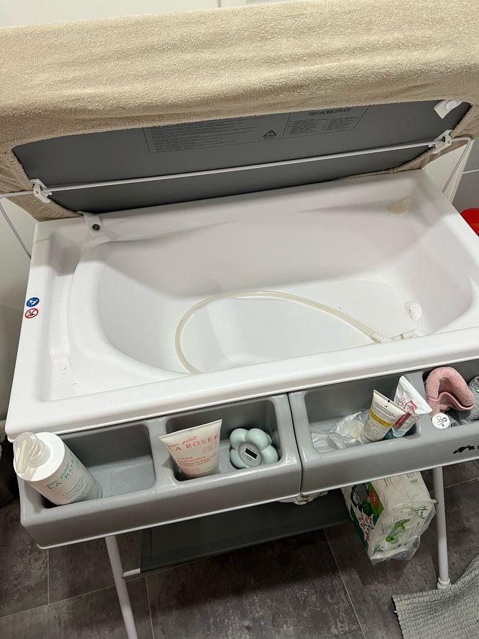 Baignoire et table à langer bébé - photo numéro 4