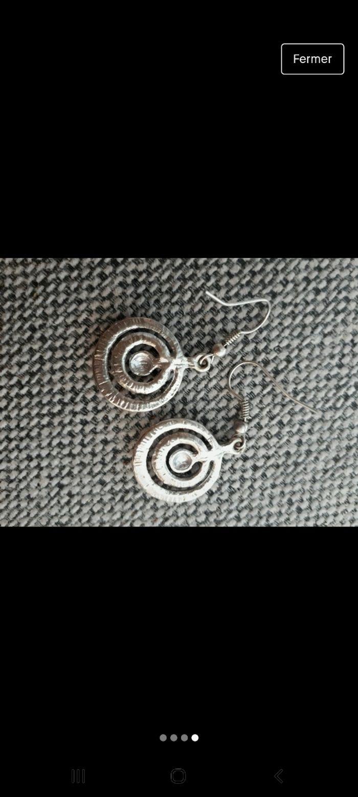 Jolies boucles d'oreilles - photo numéro 4