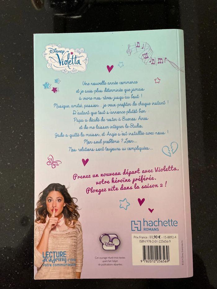 Livre Disney Violetta « Bienvenue dans la saison 2 » - photo numéro 2