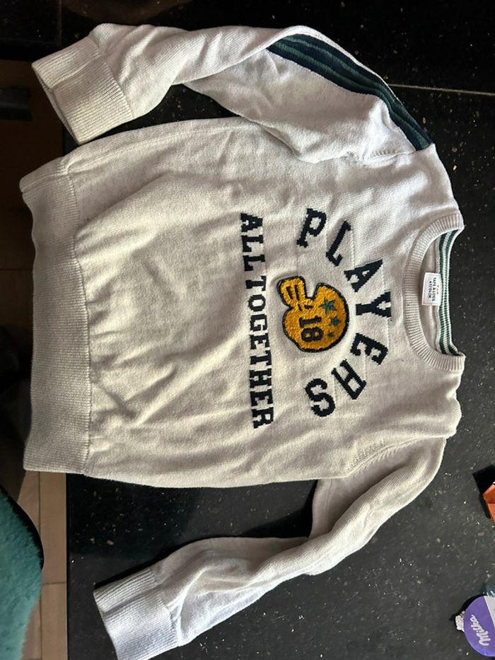 Pull type basketteur TAO 4 ans - photo numéro 1