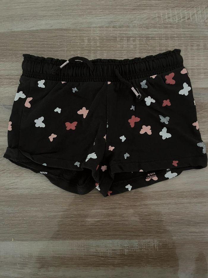 Short H&M motif papillon - photo numéro 1