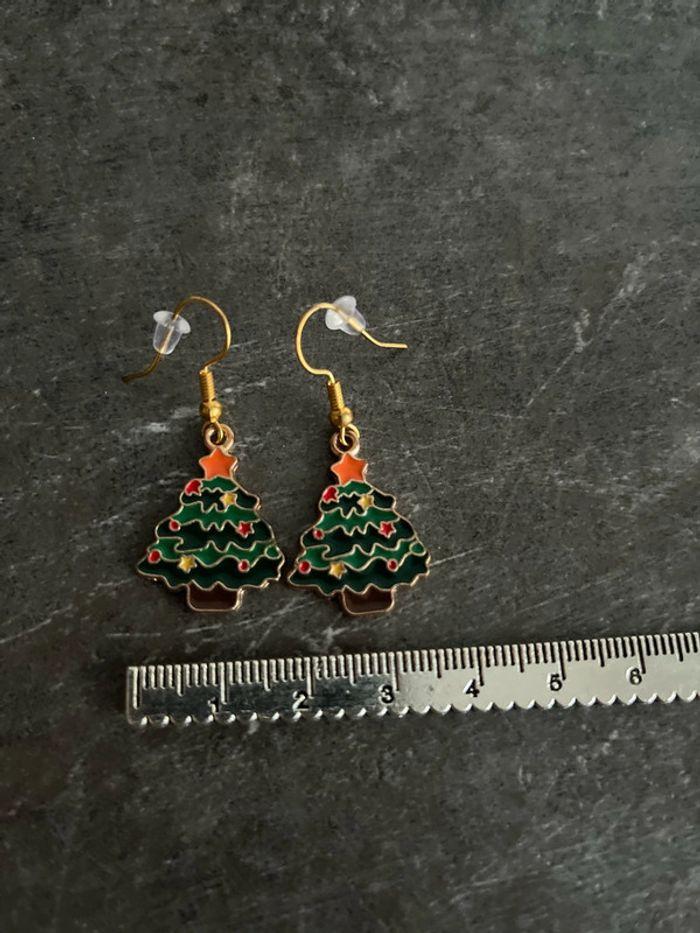 Boucles d’oreilles pendantes sapin neuves - photo numéro 2