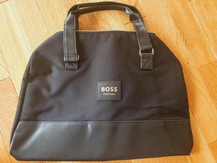 Sac de Voyage Hugo Boss noir neuf sous blister. - photo numéro 2