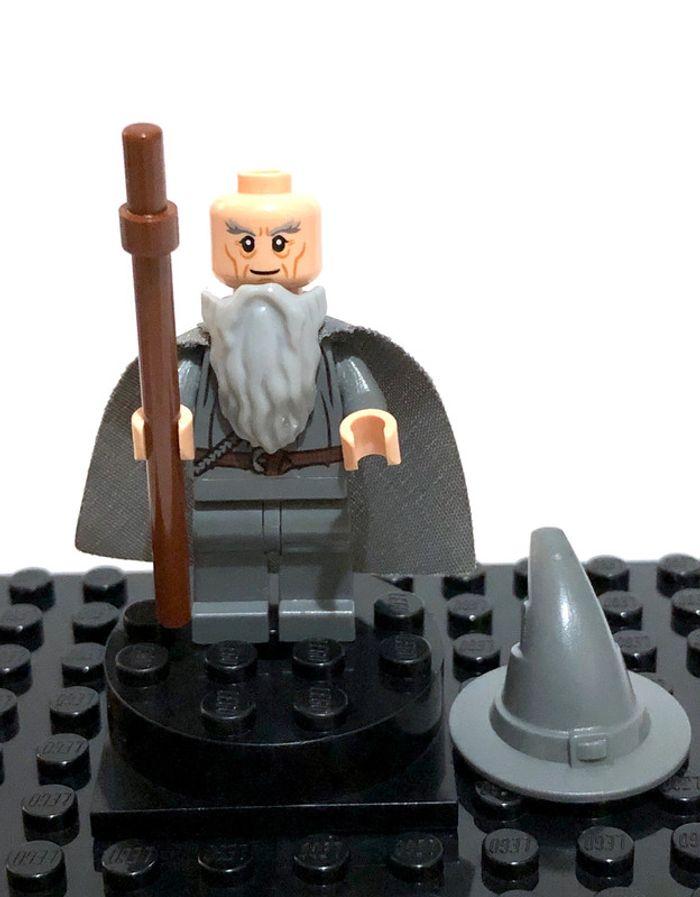 LEGO Lotr/Hobbit - Gandalf the grey, long cheek lines - photo numéro 7