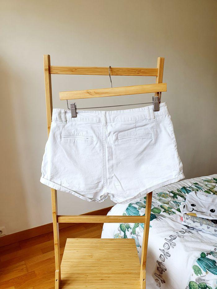 Joli petit short blanc (M) - photo numéro 2