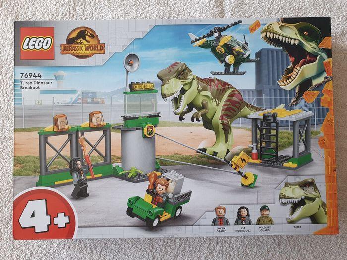 Lego Jurassic World - L'évasion du T. rex - 76944 - ok - photo numéro 1