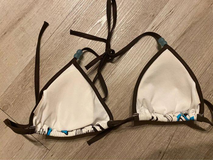 Superbe bikini à motifs bleu marron et blanc - photo numéro 8