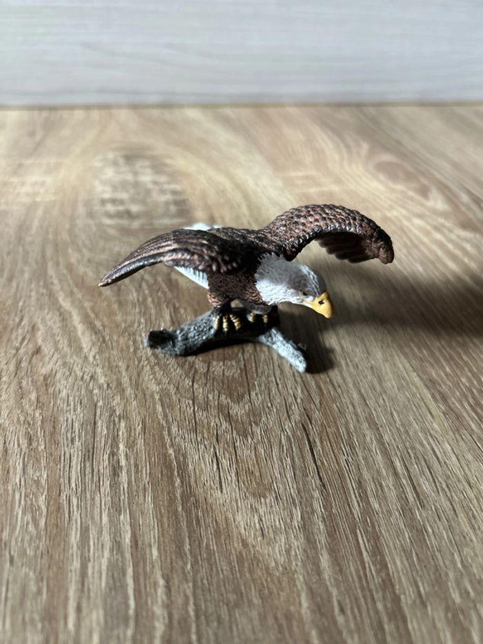 Figurine aigle, très beau, état neuf avec étiquette, Schleich - photo numéro 1