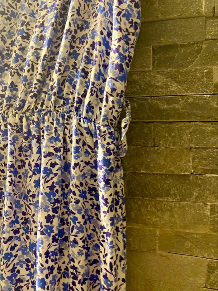 Robe mi-longue bleue à motifs fleurs - photo numéro 5