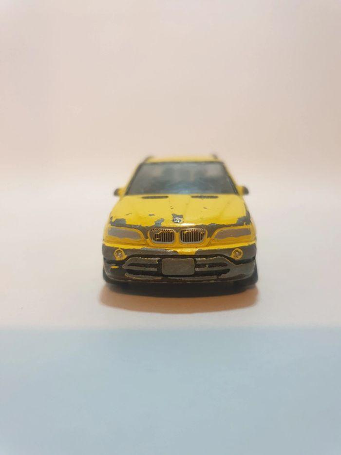 RealToy BMW X5 Jaune - 1/61 - photo numéro 2