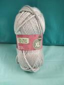 * 1 pelote gris clair Essentials XL par Alison & Mae