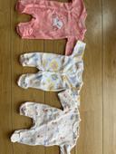 Lot de trois pyjamas, bébé fille, un mois