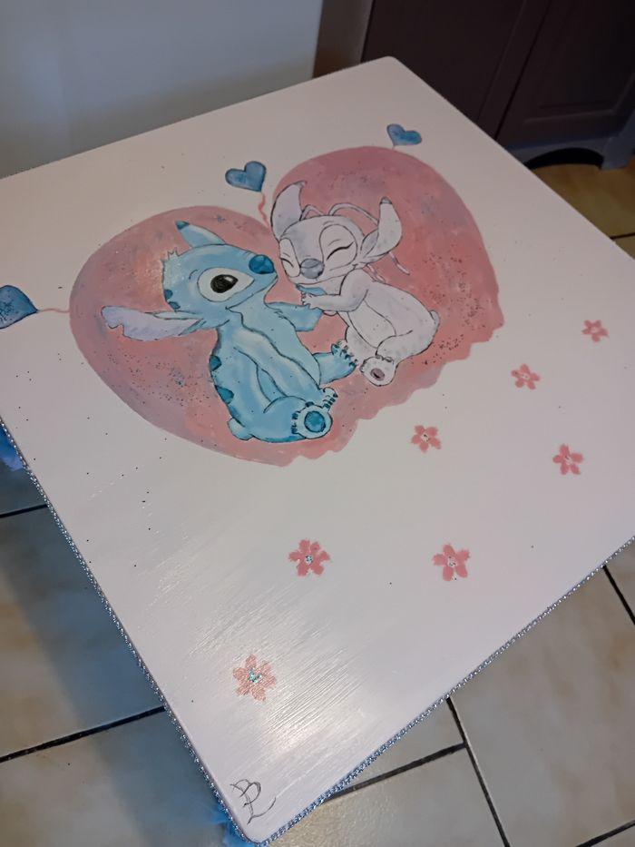 Table pour enfants Stitch et Angèle relookée - photo numéro 1