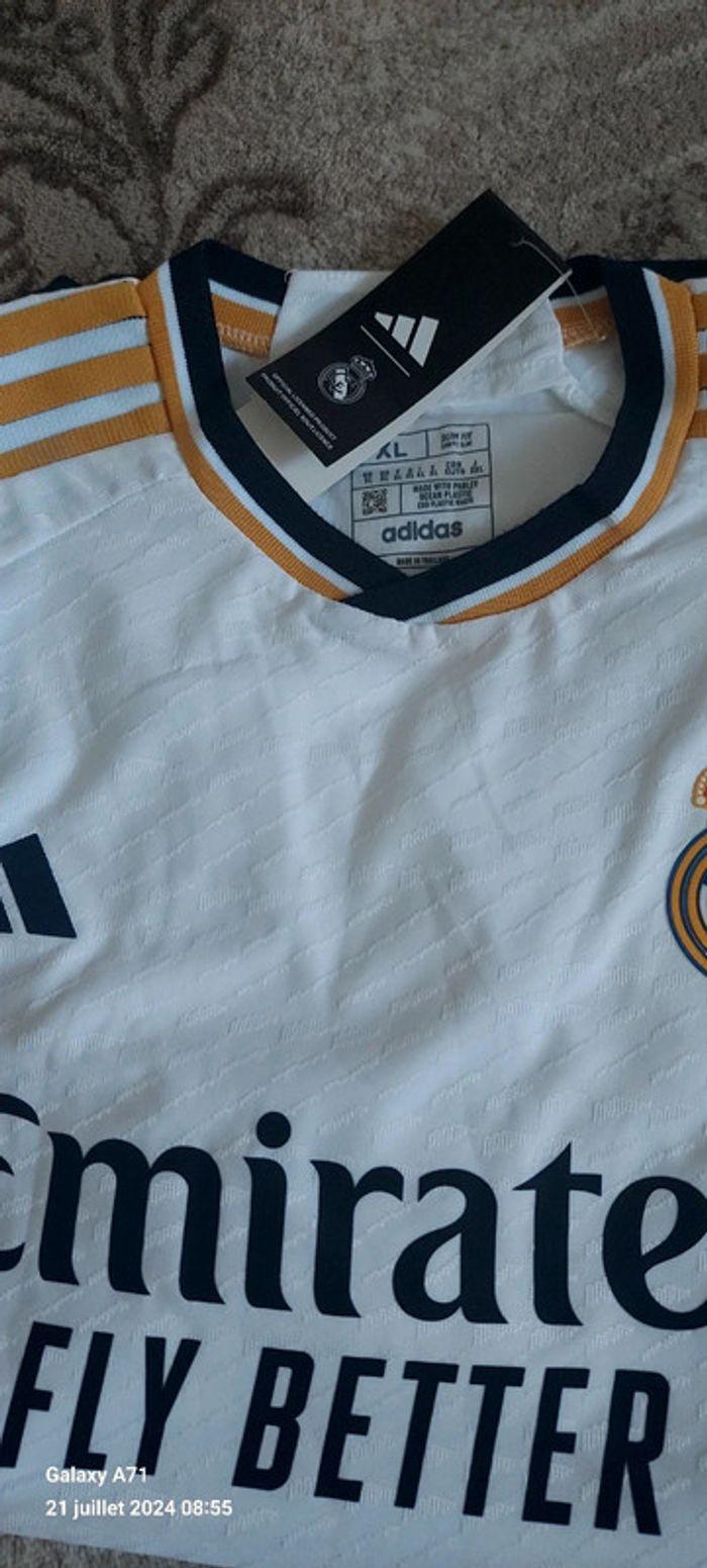 Real madrid  Maillot Domicile 24/25 taille XL neuf emballer - photo numéro 5