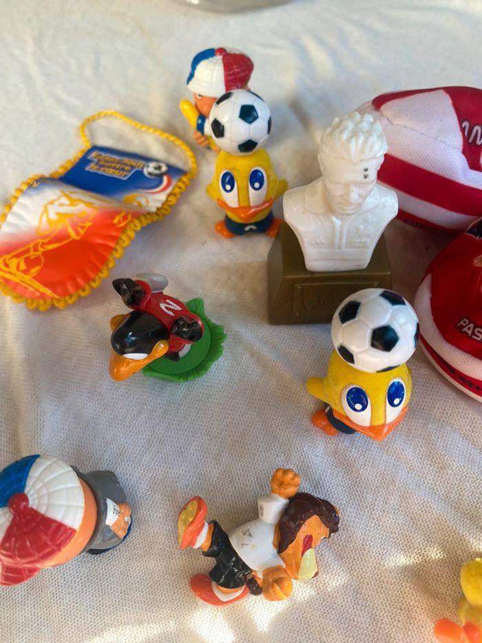 Lot de figurines Kinder foot - photo numéro 4