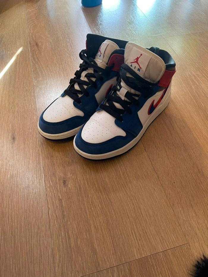 Air Jordan 1 mid blauw/red - photo numéro 1