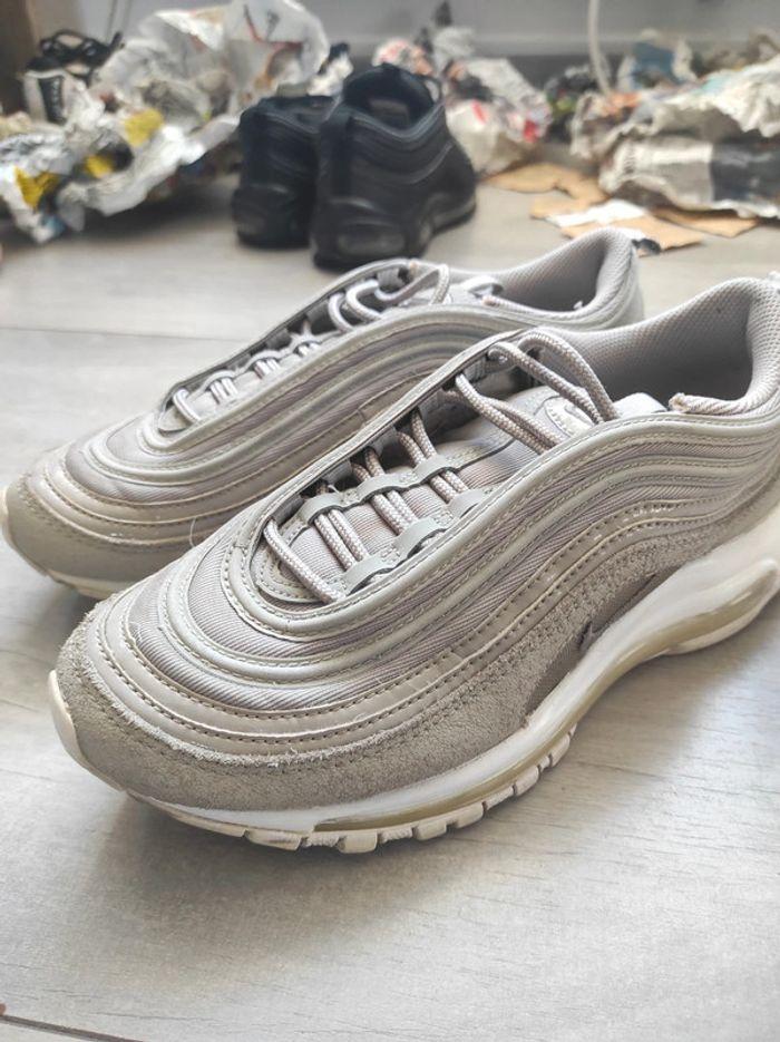 Basket mixte Nike air max 97 grises pointure 39 en bon état - photo numéro 2