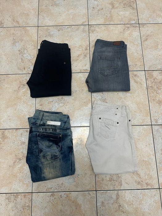 Lot de 4 jeans - Taille 38 - photo numéro 1