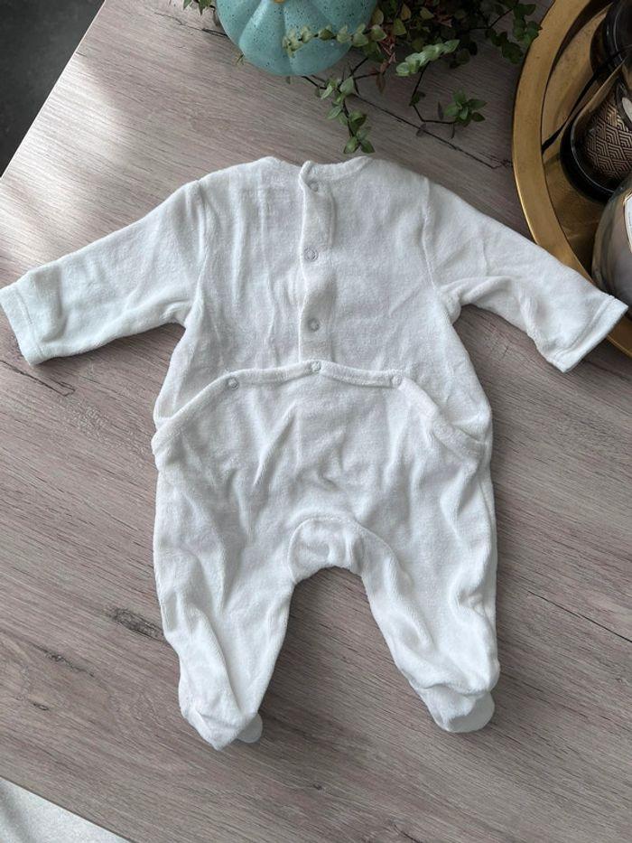 Pyjama / grenouillère blanche manches longues en velour taille naissance - photo numéro 4