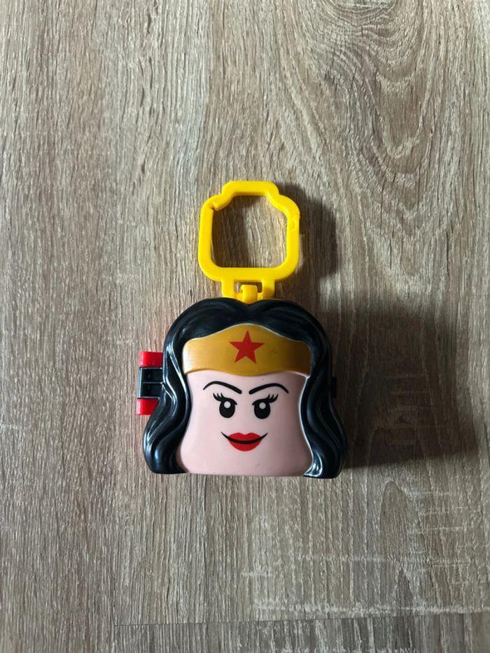 jeu lancer d’anneaux Wonder Woman, très beau, état neuf, aussi porte clés - photo numéro 1