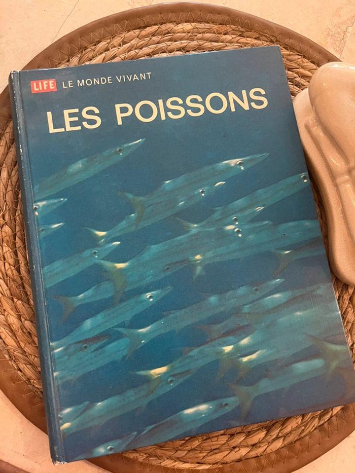 Livre Le monde vivant Les Poissons Life - photo numéro 1