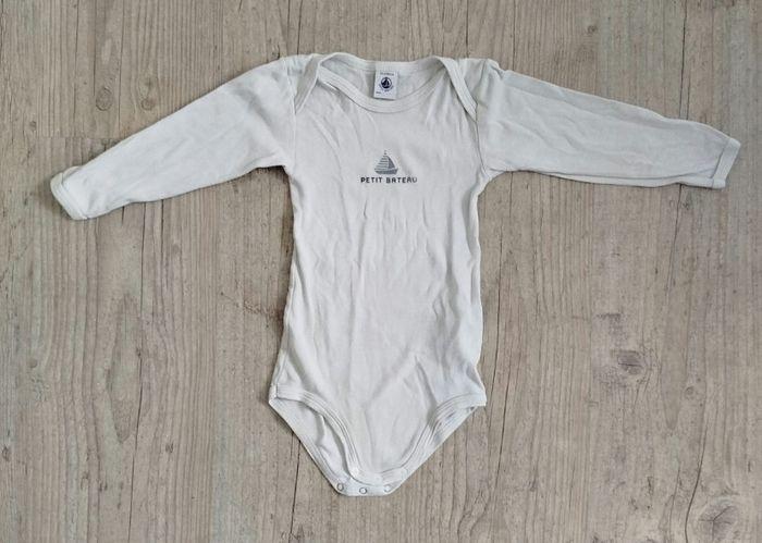 Lot 3 bodies Petit Bateau 24 mois. - photo numéro 5