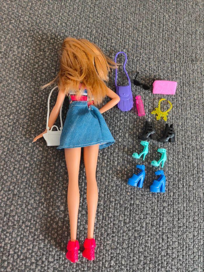 Barbie et accessoires - photo numéro 3