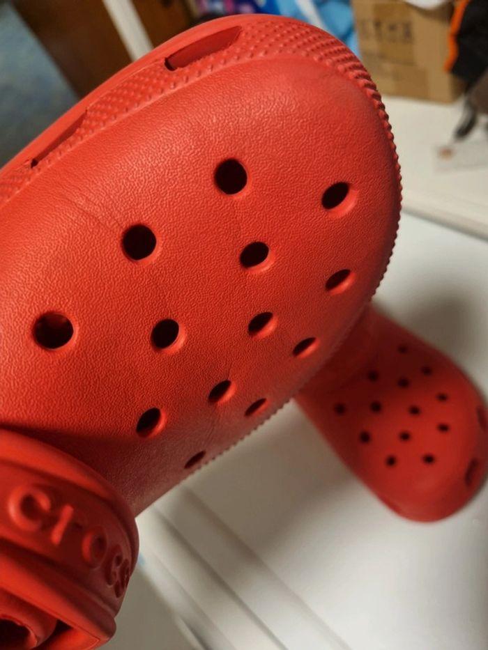 🌺 crocs femme rouge taille 10 - photo numéro 2