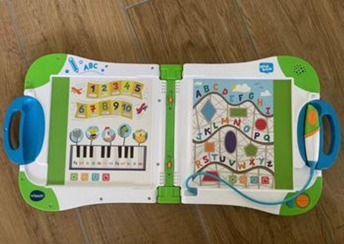 Magibook et 3 livrets Vtech - photo numéro 1