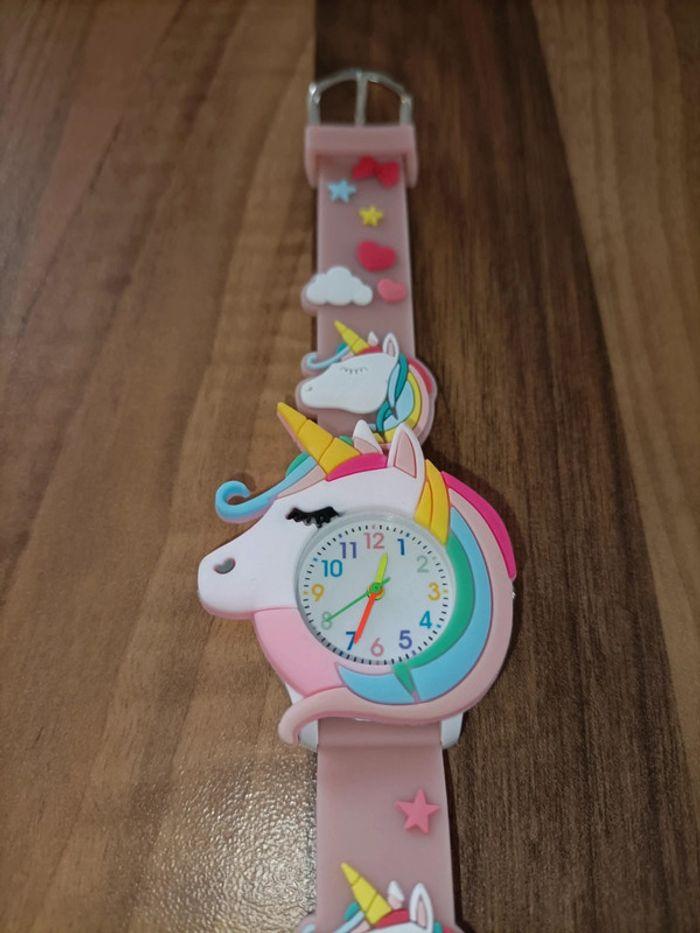 Montre neuve licorne 🦄 avec piles - photo numéro 6