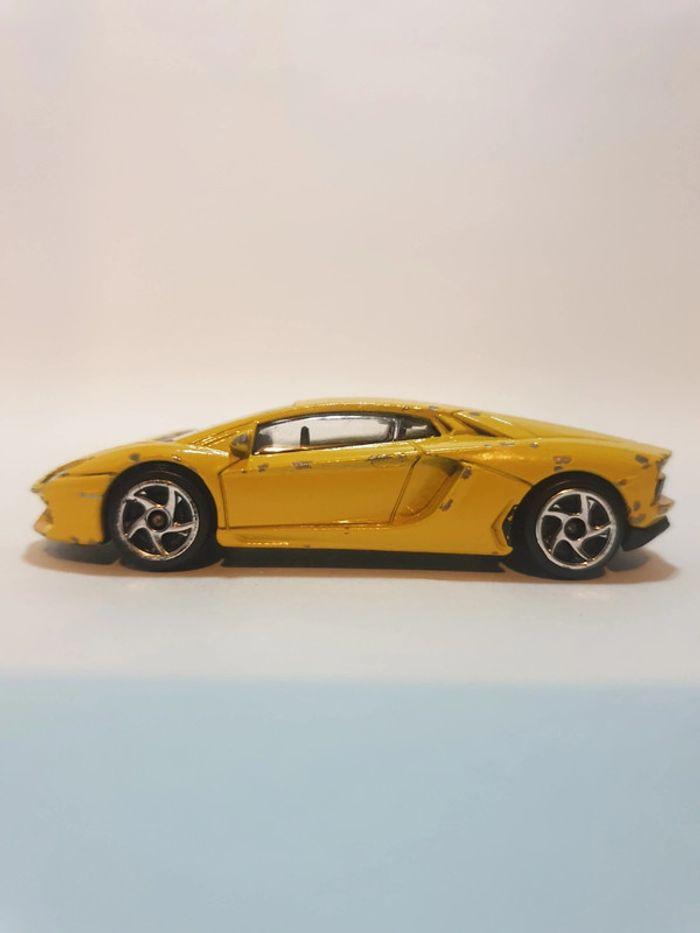 Majorette 219E Lamborghini Aventador jaune - 1/64 - photo numéro 11