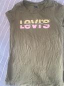 T-shirt levis