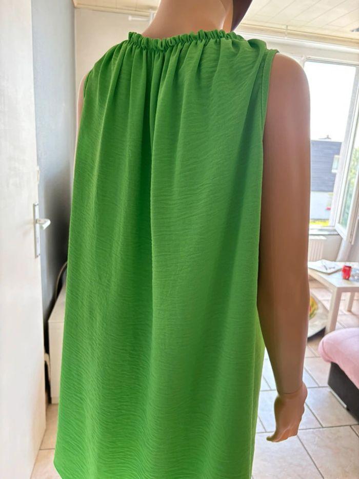 Robe verte neuve - photo numéro 2