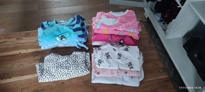 Lot de vêtements bébé - photo numéro 1