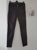 Jeans slim noir Jennyfer taille 38. Petit prix!