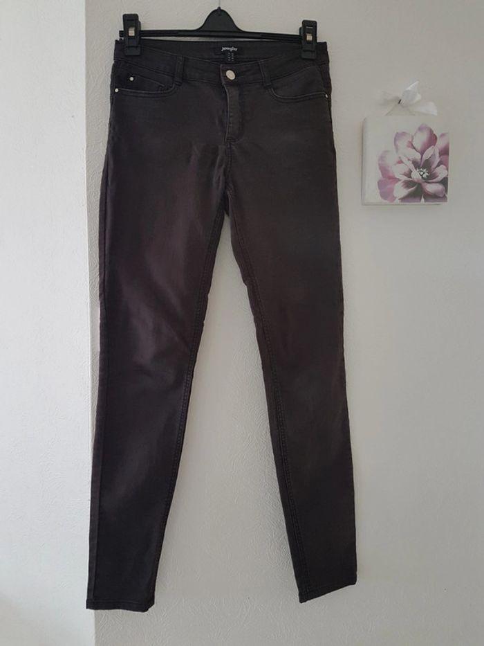 Jeans slim noir Jennyfer taille 38. Petit prix! - photo numéro 1