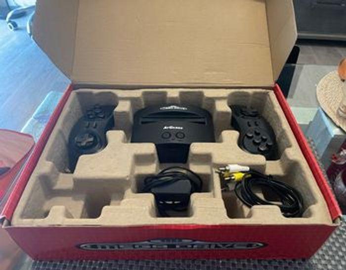 Console Mega Drive + 80 jeux inclus - photo numéro 2