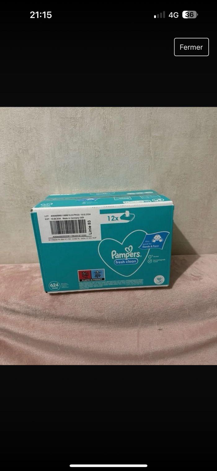 Carton 12 paquets de lingettes Pampers neuf