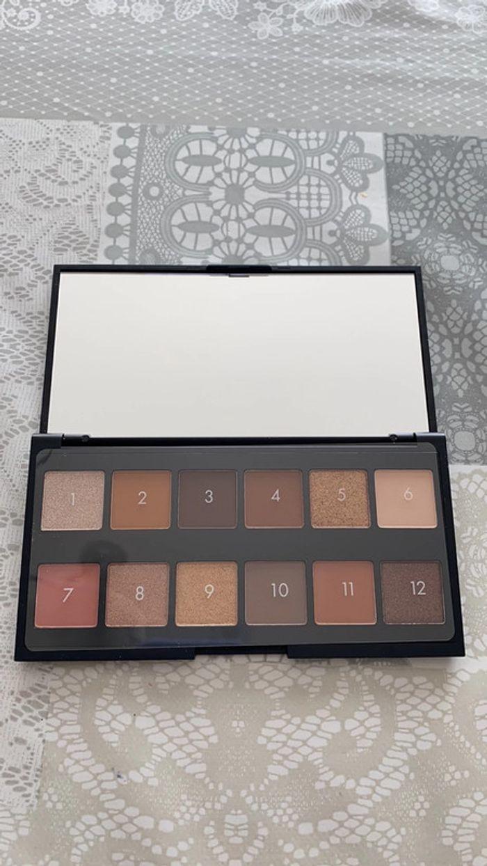 Palette fards à paupières Sleek makeup - photo numéro 1