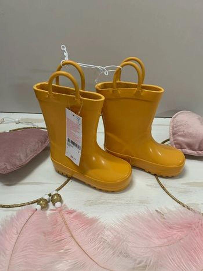 Bottes de pluie garçon (neuf) Taille 21 - photo numéro 1