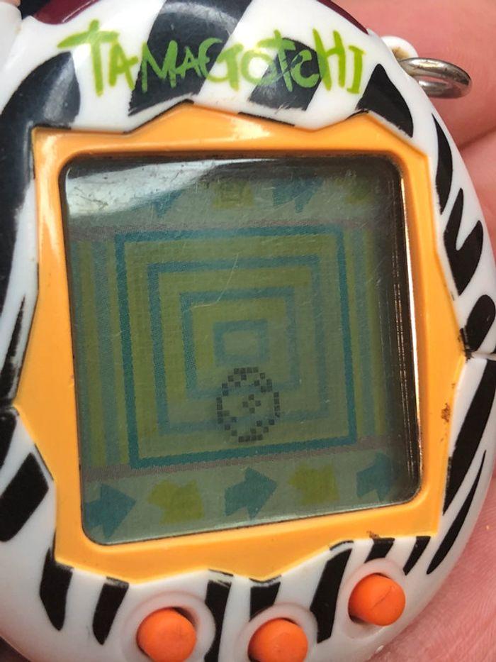 Tamagotchi jeux électronique 2004 bandai wiz, zébré zebra fonctionne - photo numéro 6