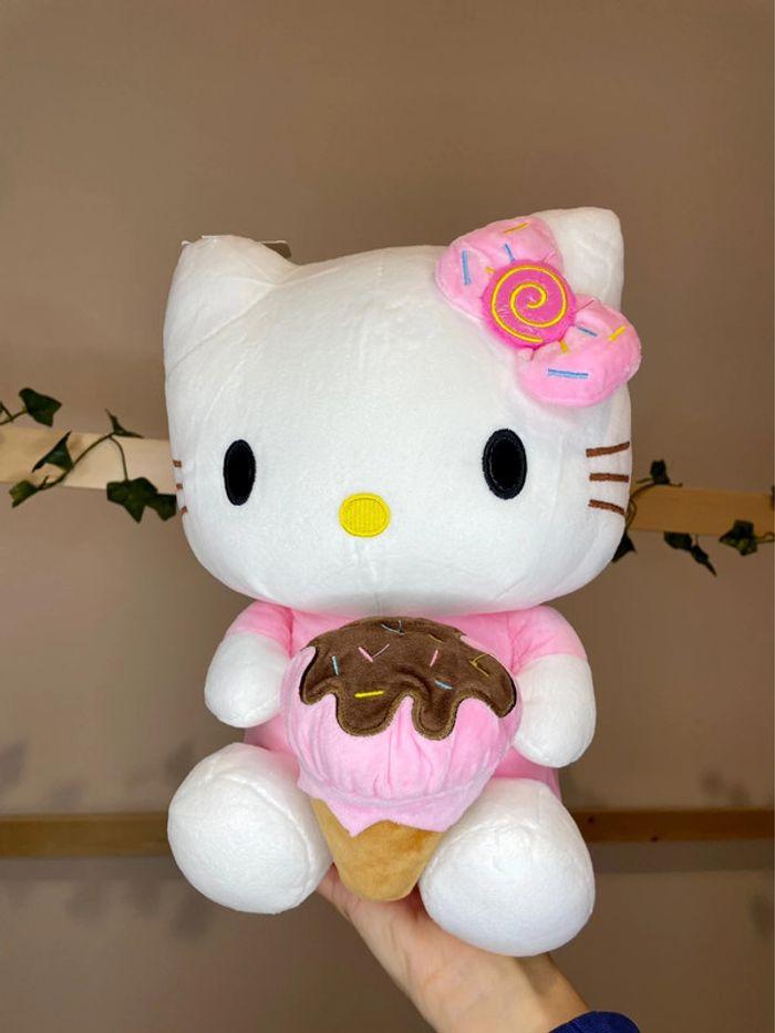 Peluche Hello Kitty avec sa Glace 🍦 - photo numéro 4