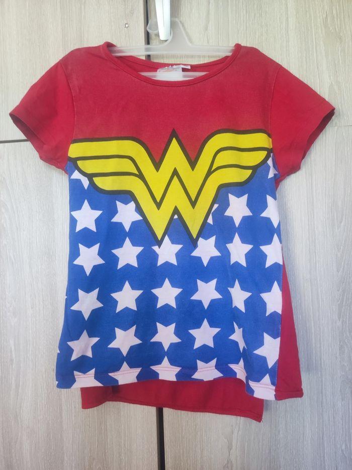 T shirt rouge wonder woman 8 ans Sun city - photo numéro 1